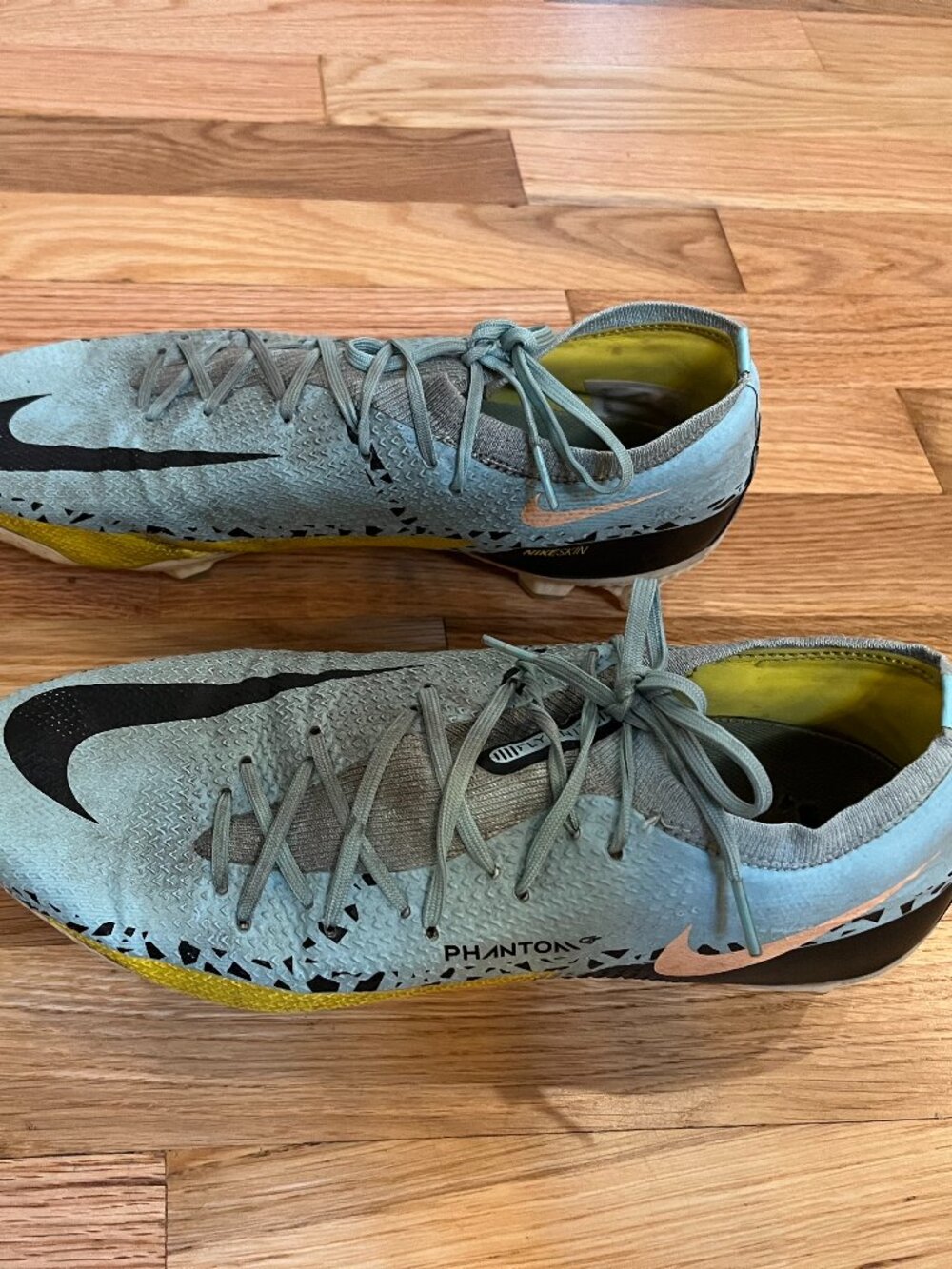 Men's Size 9 Nike Phantom Soccer Football Cleats Blue